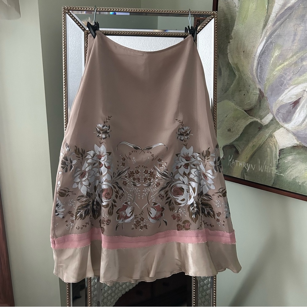 BOLIVA Silky & Sheer Lined Floral Skirt Elegant Boho Vibe Taupe Metallic Size 8